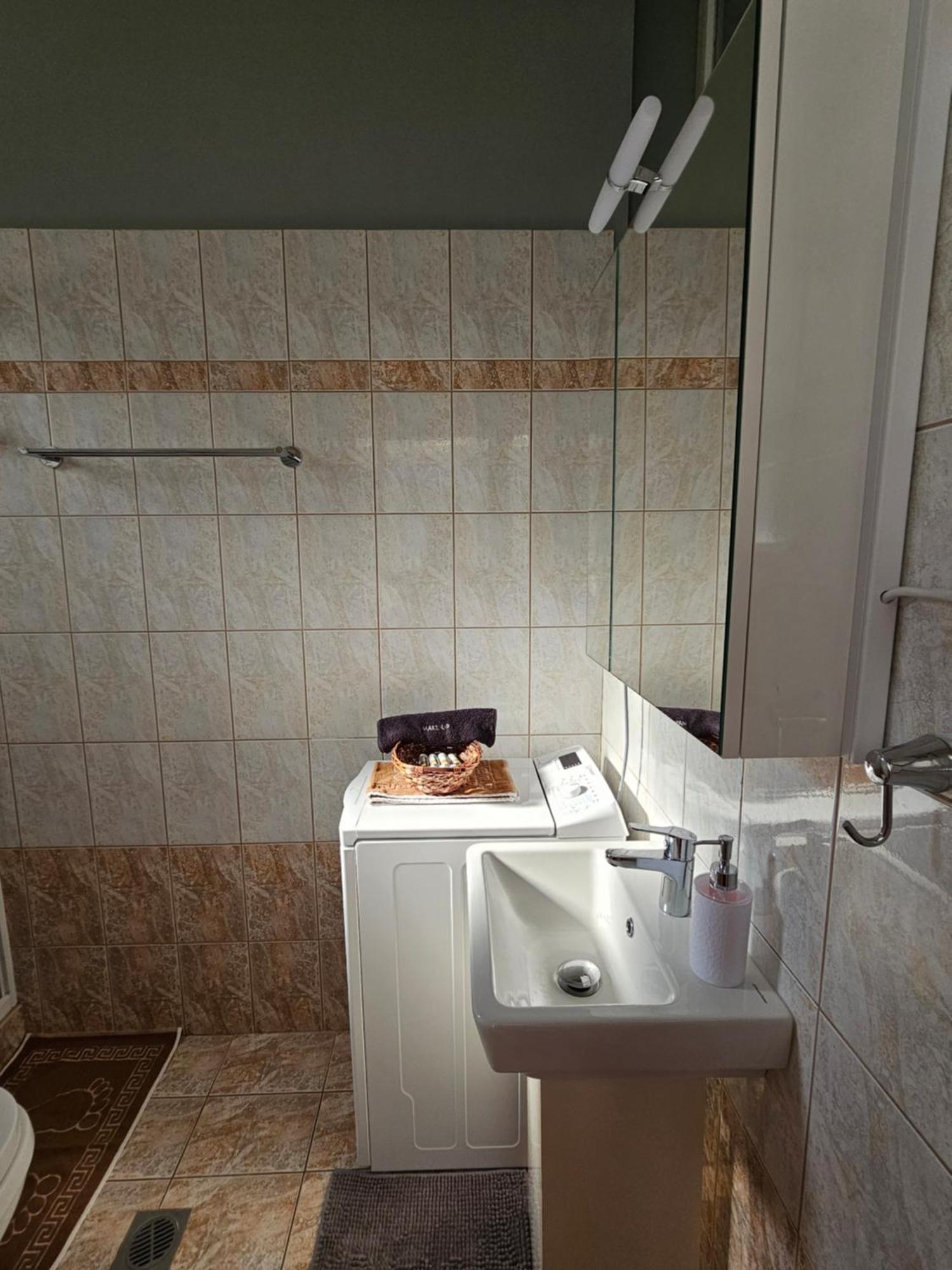 Tania Apartments レプトカリヤ エクステリア 写真